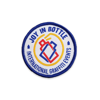 El hierro aceptable del logotipo múltiple en tamaño de la aduana de la tela de la tela cruzada de las insignias de los remiendos bordados
